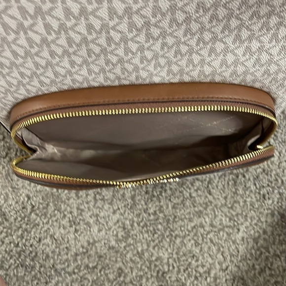 BEAUTIFUL Michael Kors Backpack. Like New!!! - Picture 6 of 10